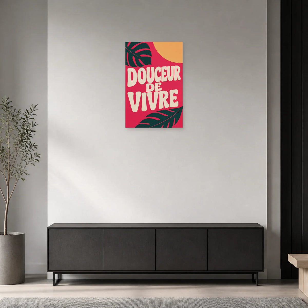 Affiche Douceur de vivre – Feuillage framboise dans une entrée ou un couloir - Art Virtuoso