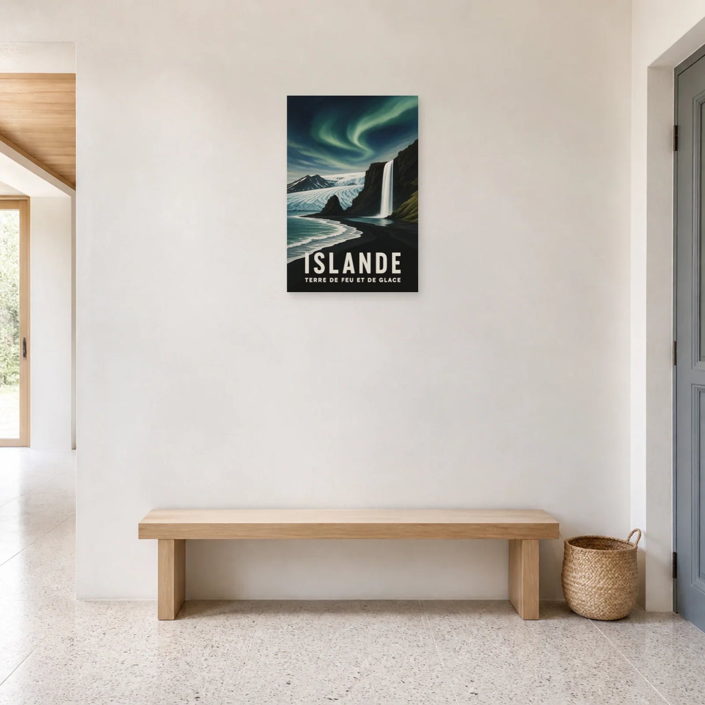 Affiche Islande – Terre de Feu et de Glace dans une entrée ou un couloir - Art Virtuoso