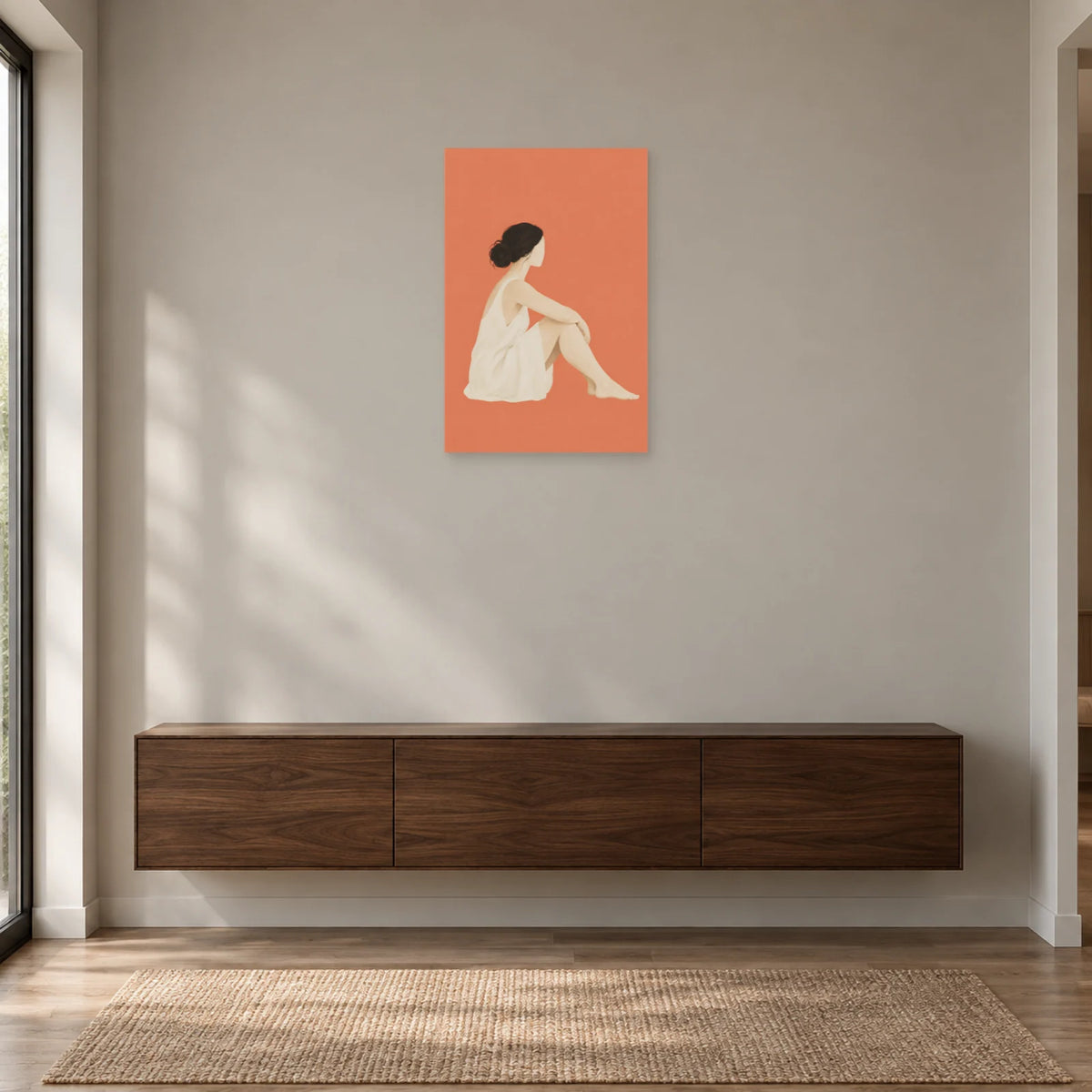 Affiche minimaliste - Femme assise en recueillement dans une entrée ou un couloir - Art Virtuoso