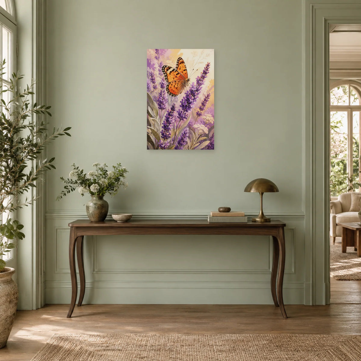 Affiche Papillon sur lavande – Été violet dans une entrée ou un couloir - Art Virtuoso