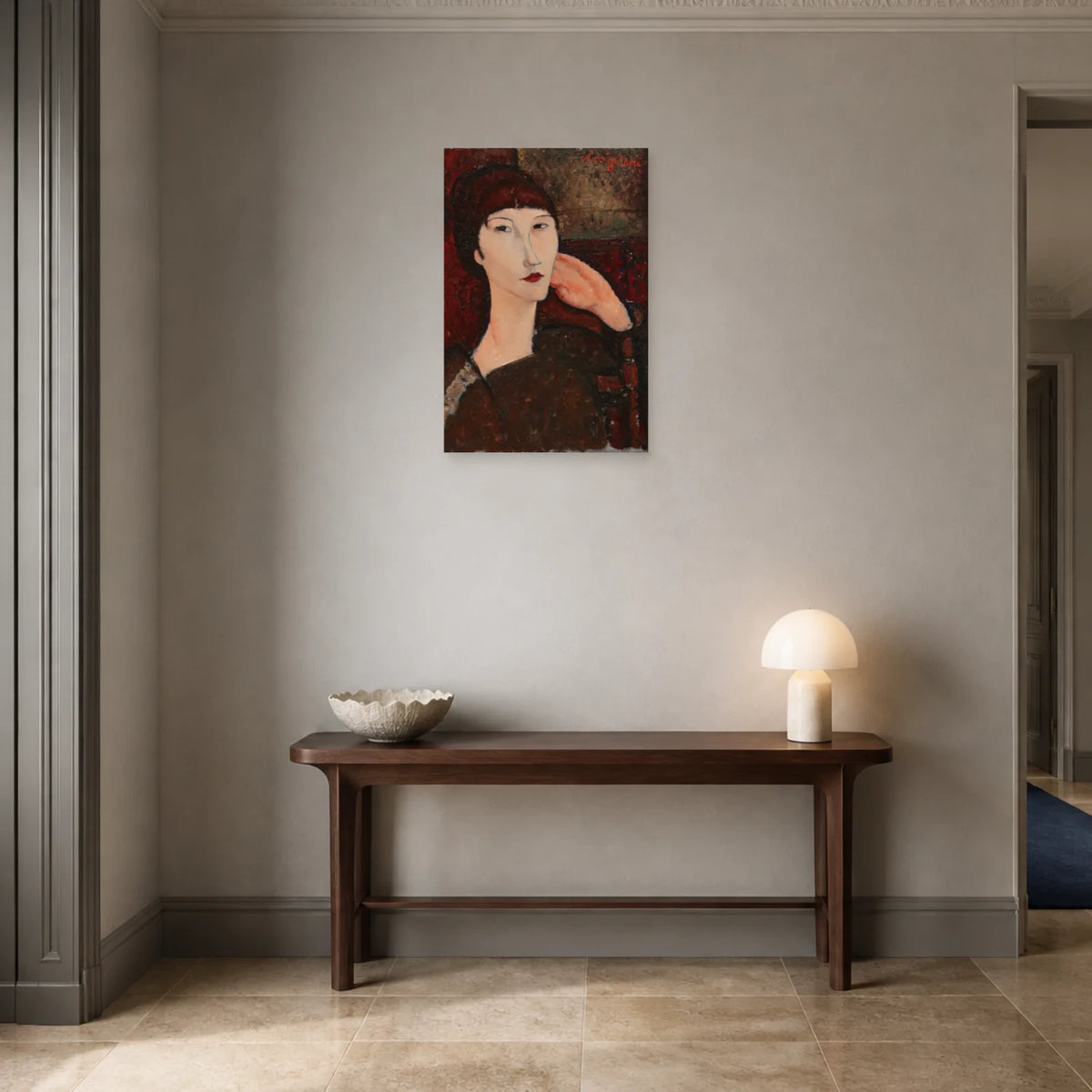 Tableau Adrienne (Femme à la frange) – Amedeo Modigliani dans une entrée ou un couloir - Art Virtuoso