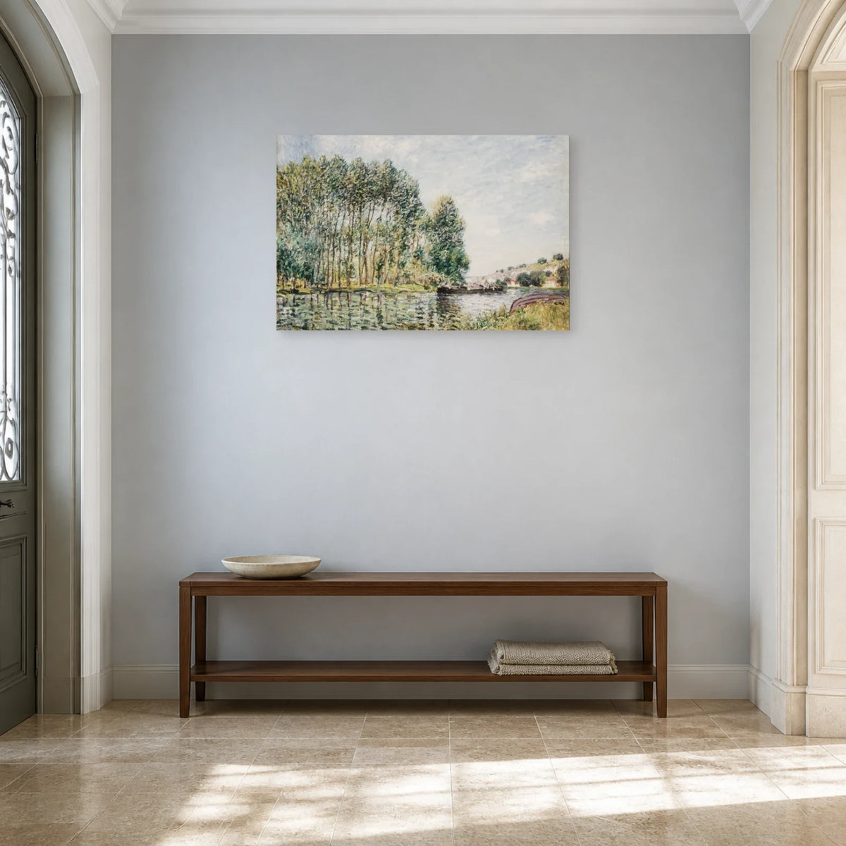 Tableau Tournant du Loing à Moret – Alfred Sisley dans une entrée ou un couloir - Art Virtuoso