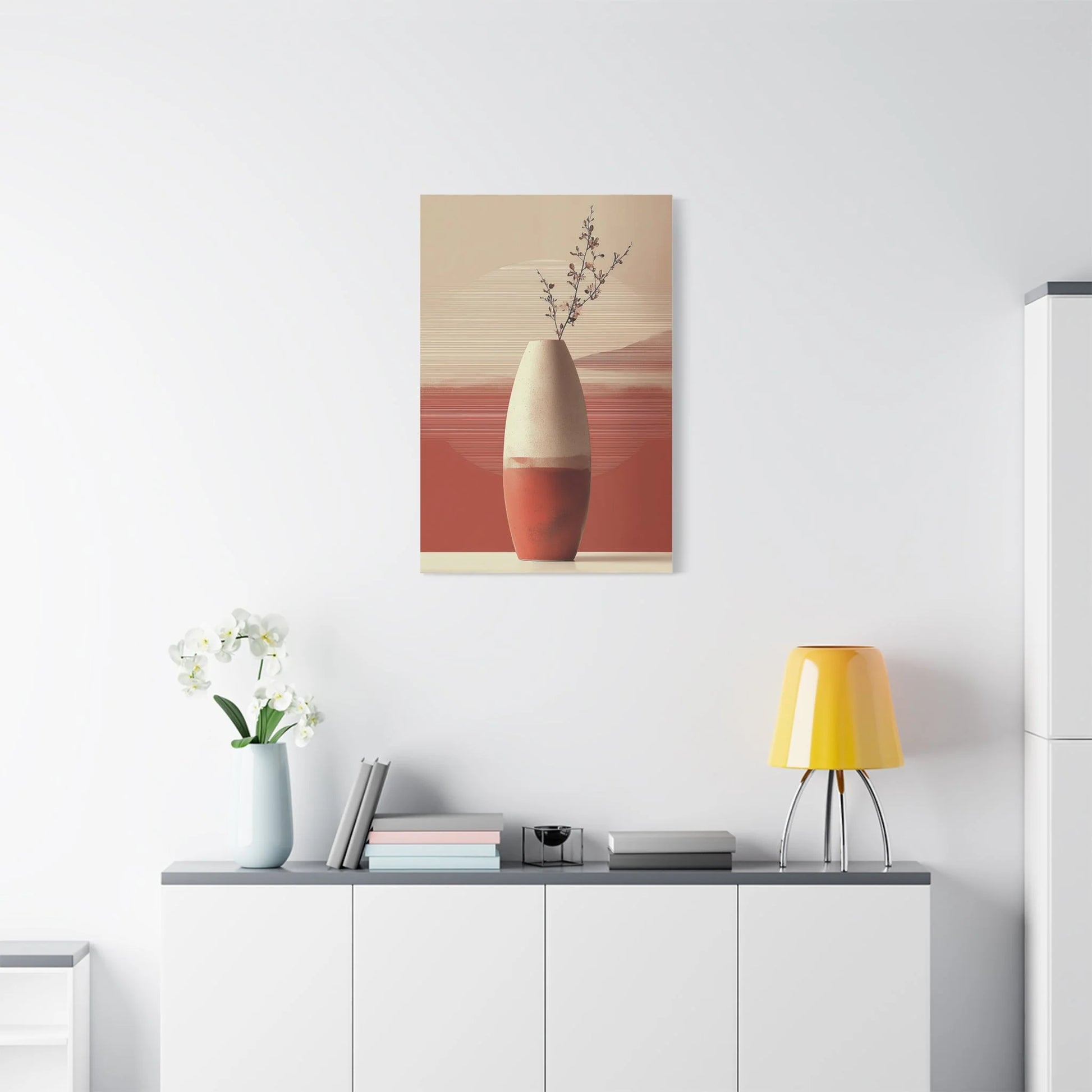 Tableau toile vase terracotta dans un loft minimaliste