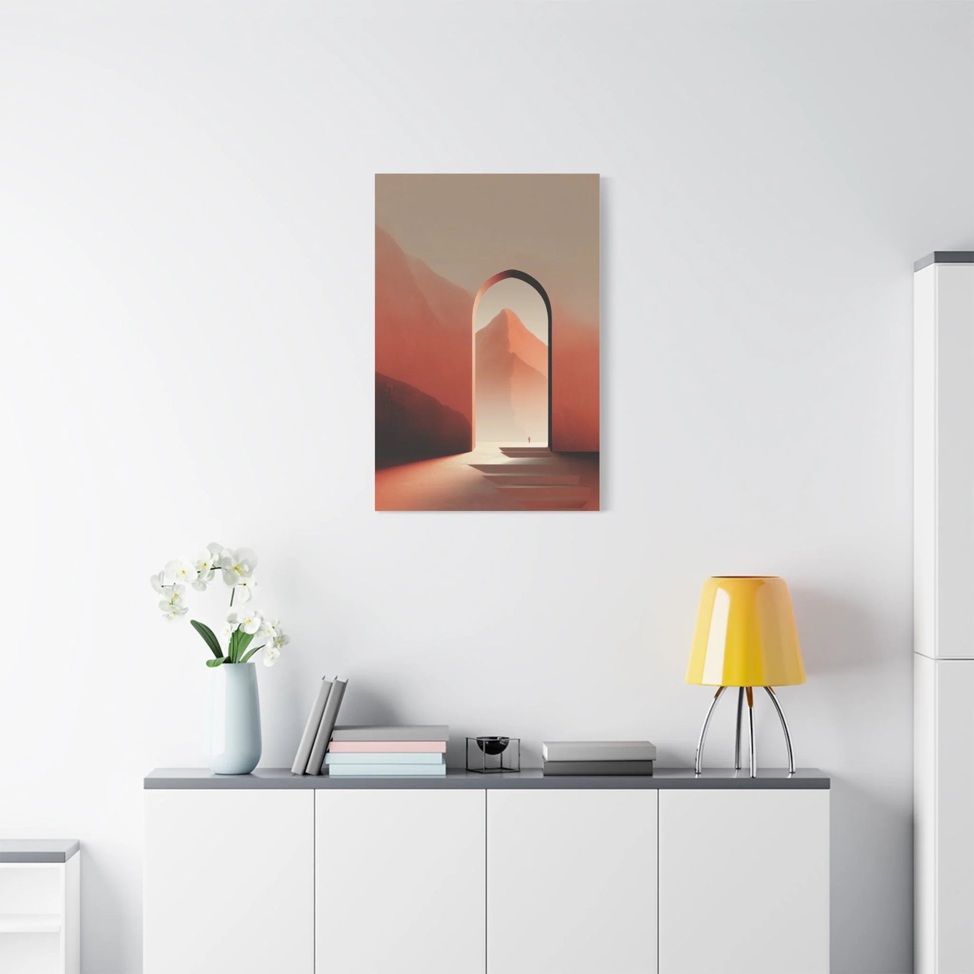 Toile arche terracotta dans un salon scandinave aux tons sable