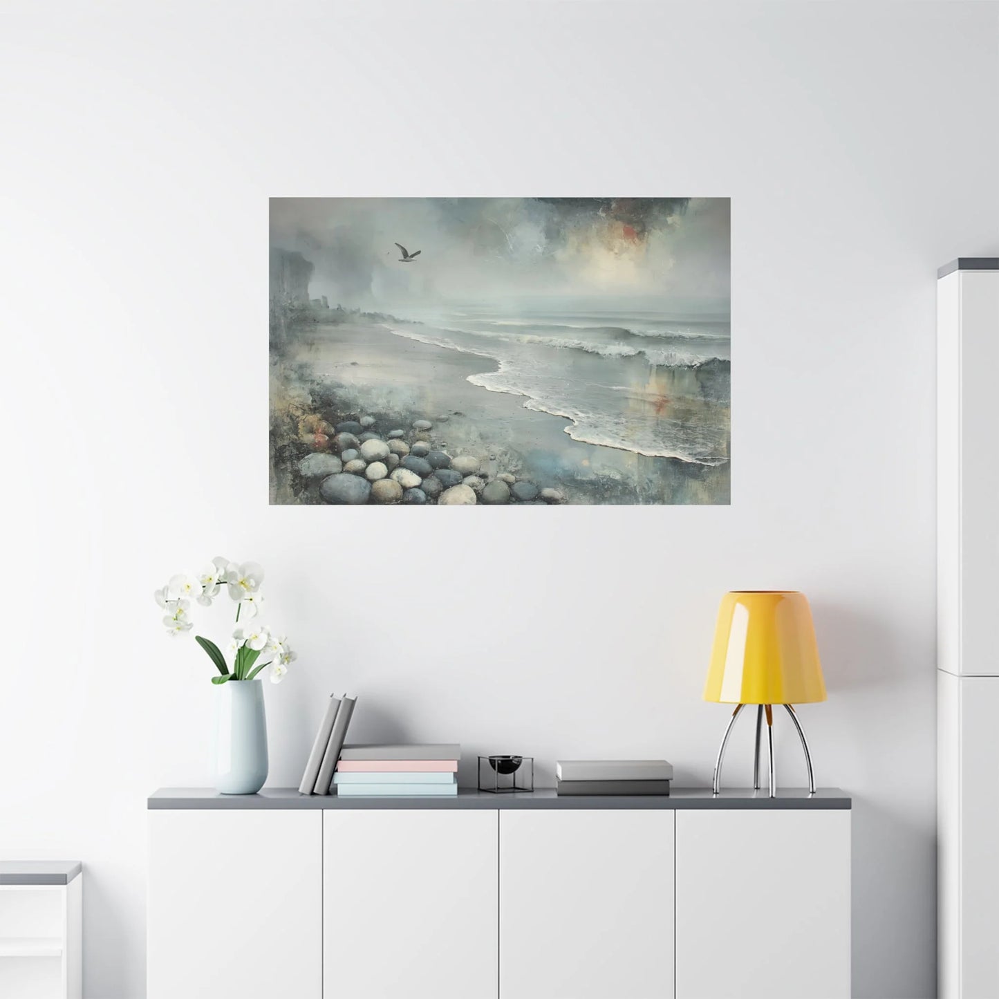 Tableau Plage galets gris dans un salon japandi