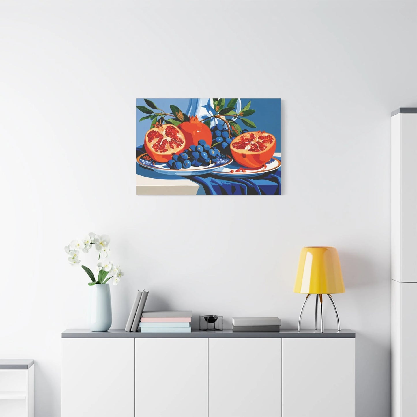Tableau Nature Morte Vaisselle Dorée Grenade - Table Précieuse - ambiance loft haut de plafond