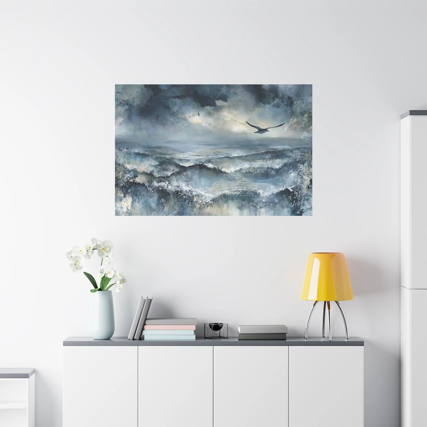 Tableau Gris bleu marine dans un salon contemporain