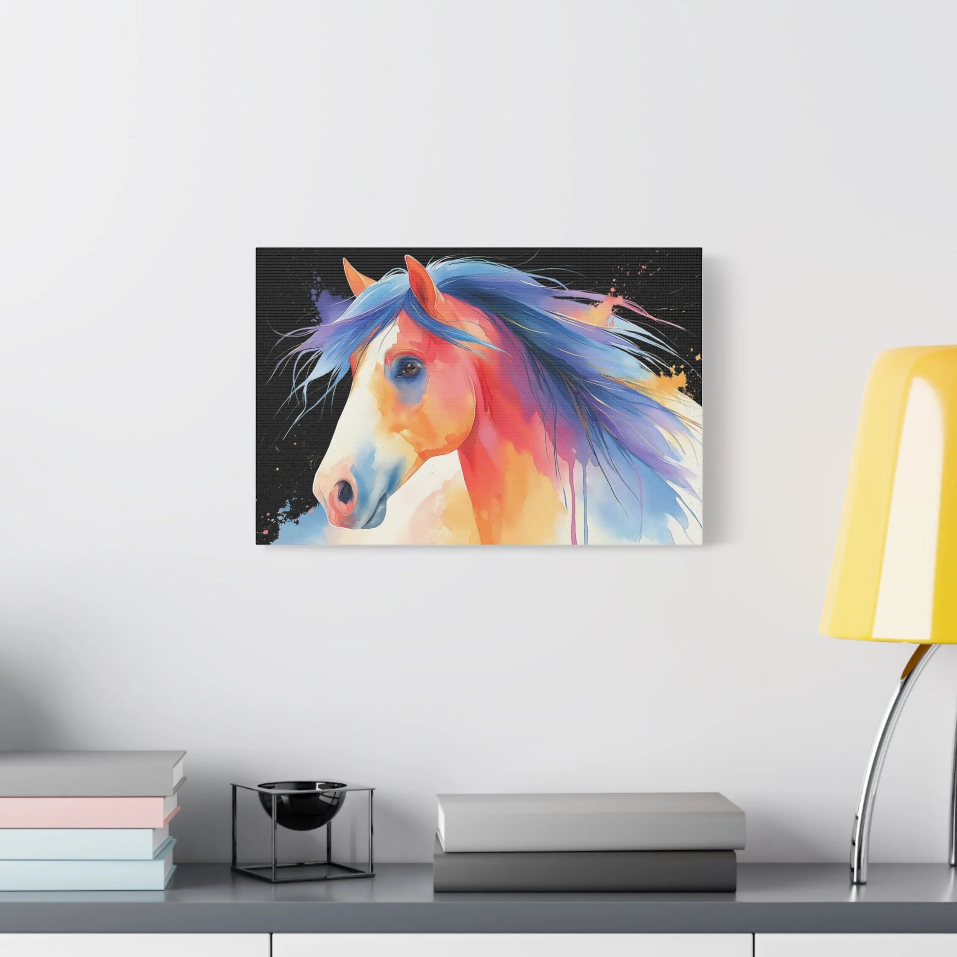 Tableau coloré au-dessus d'un buffet design