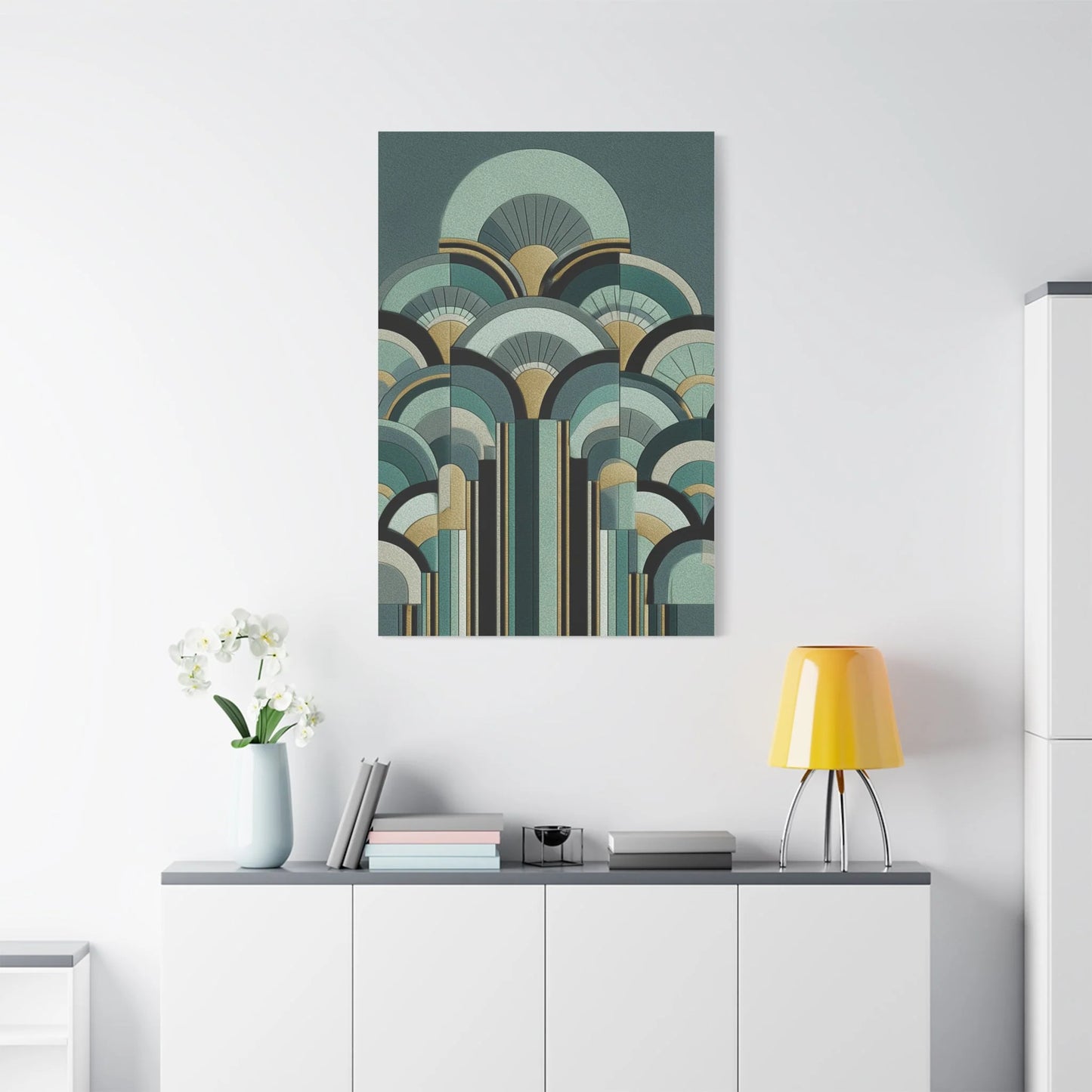 Tableau Art Déco vert sauge dans un salon premium