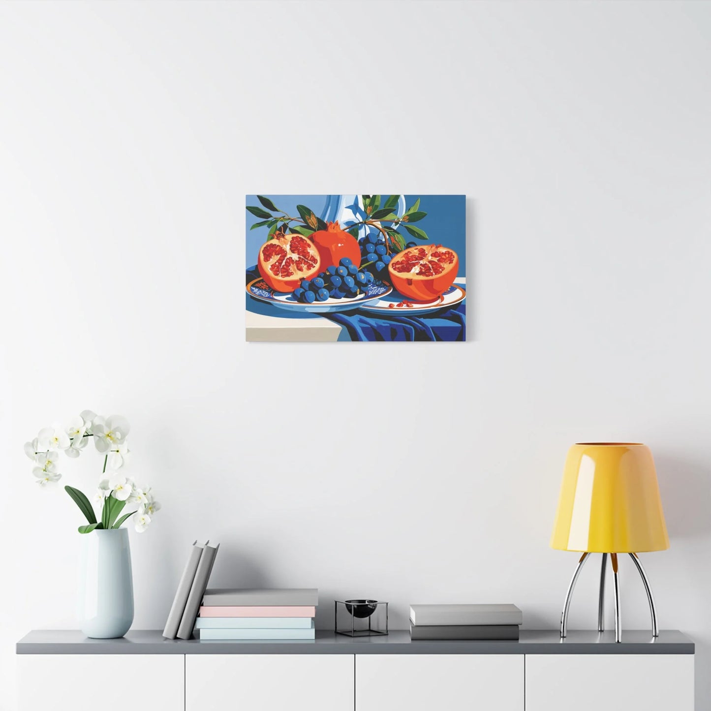 Tableau Nature Morte Vaisselle Dorée Grenade - Table Précieuse - ambiance chambre adulte