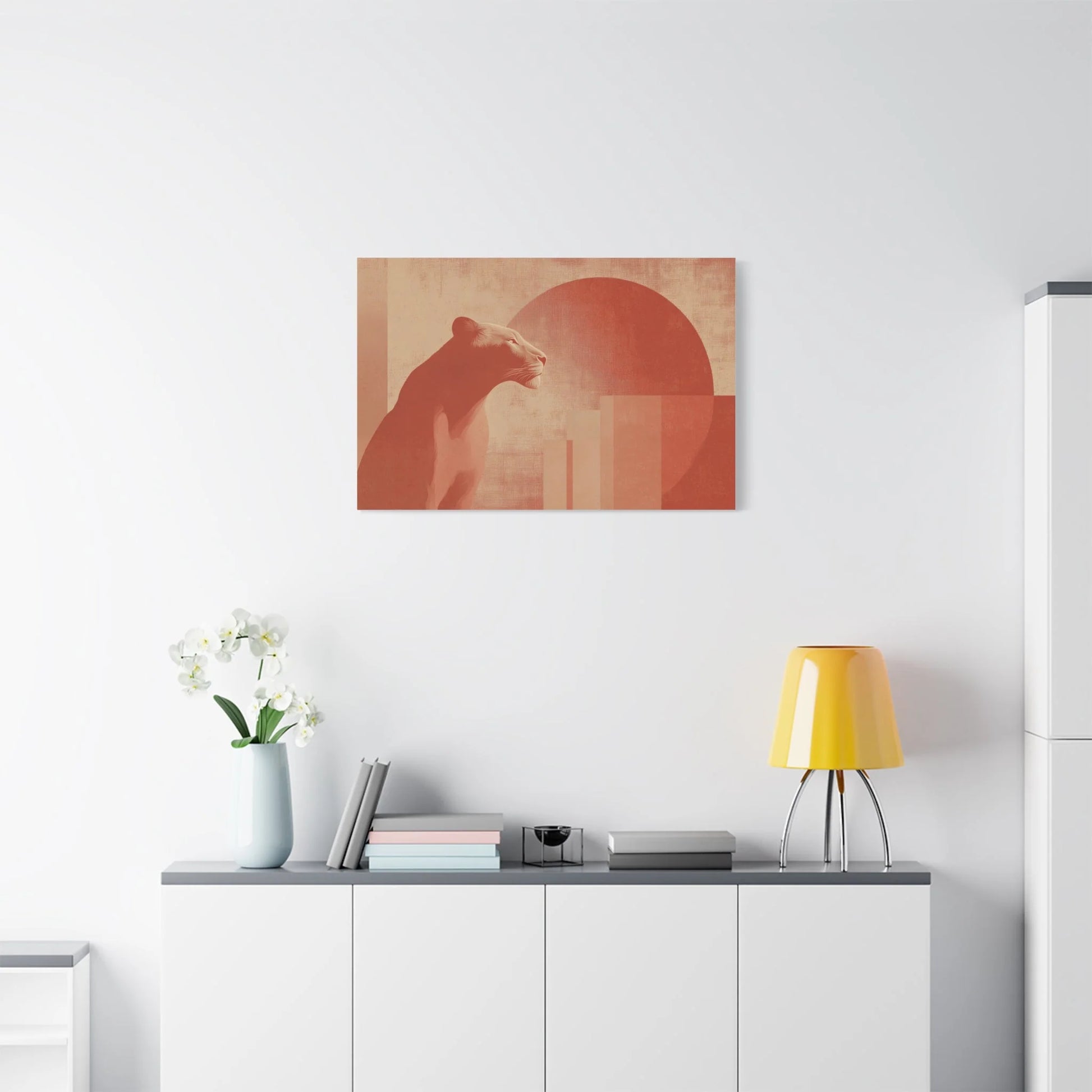 Tableau toile lion terracotta dans un loft minimaliste