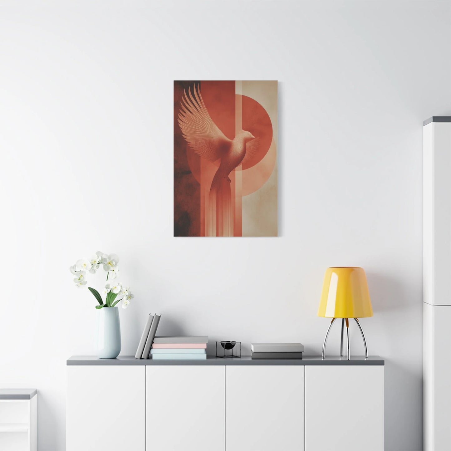 Tableau toile phénix terracotta dans un loft à plafonds hauts