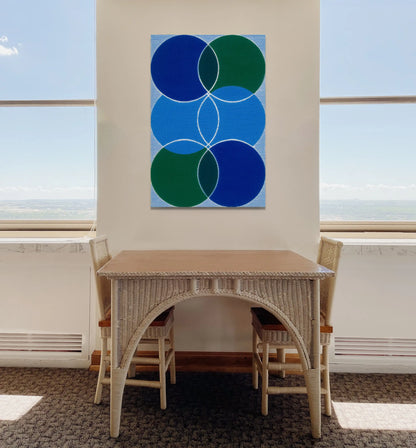 Peinture Minimaliste aux Cercles Entrelacés en Bleu et Vert
