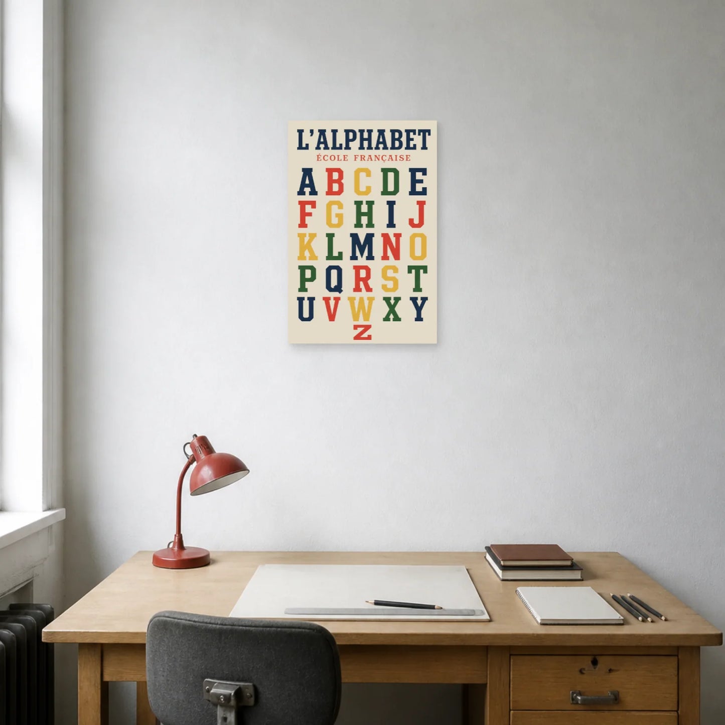 Affiche L'Alphabet – École Française dans un bureau - Art Virtuoso