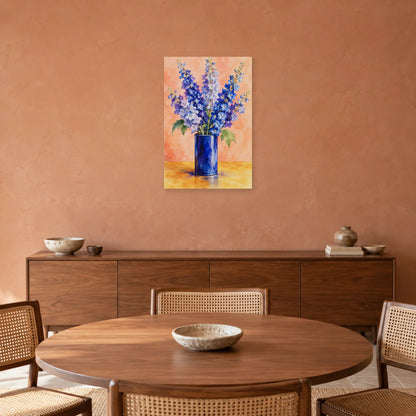 Affiche Aquarelle Delphiniums au vase cobalt dans une salle à manger - Art Virtuoso