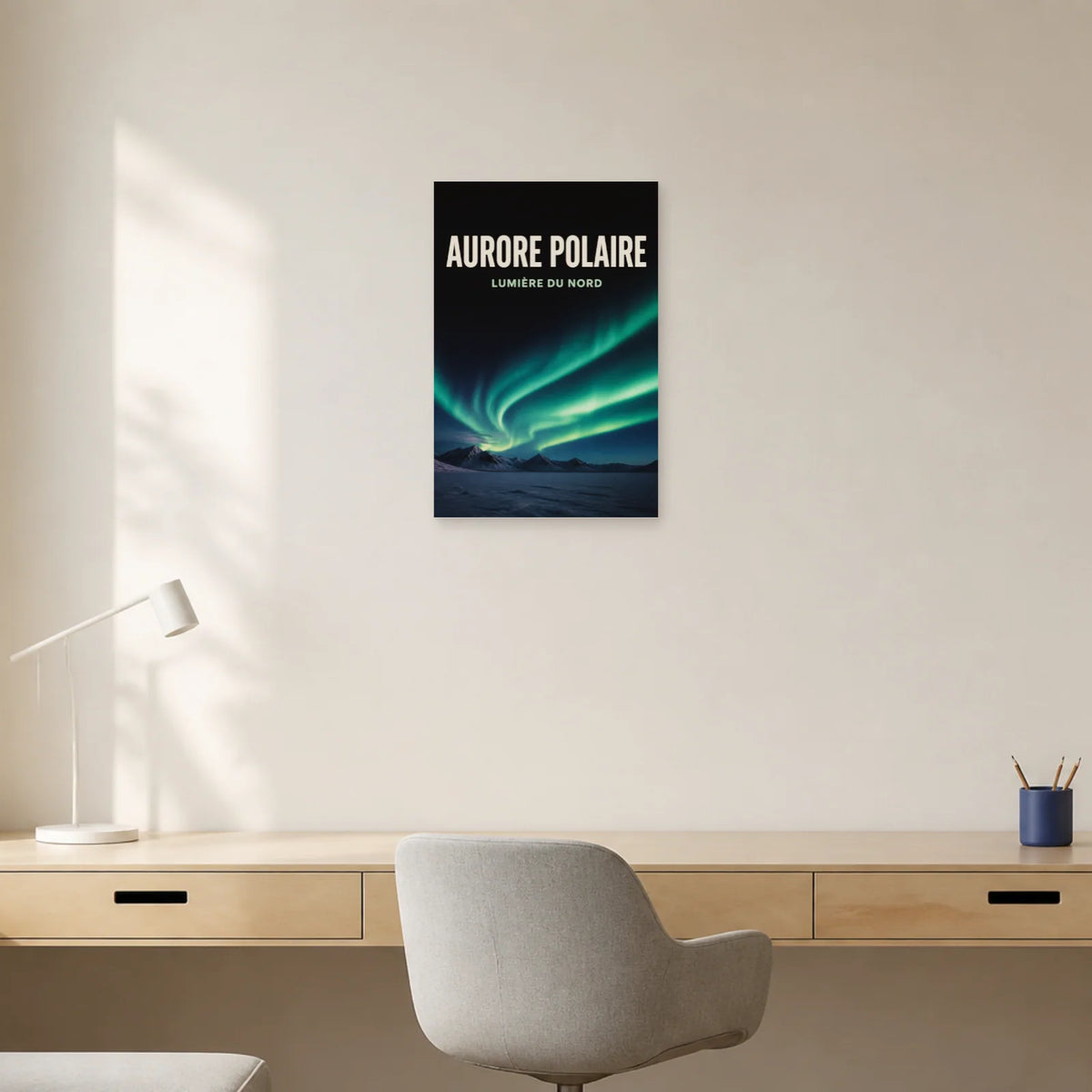 Affiche Aurore Polaire – Lumière du Nord dans un bureau - Art Virtuoso