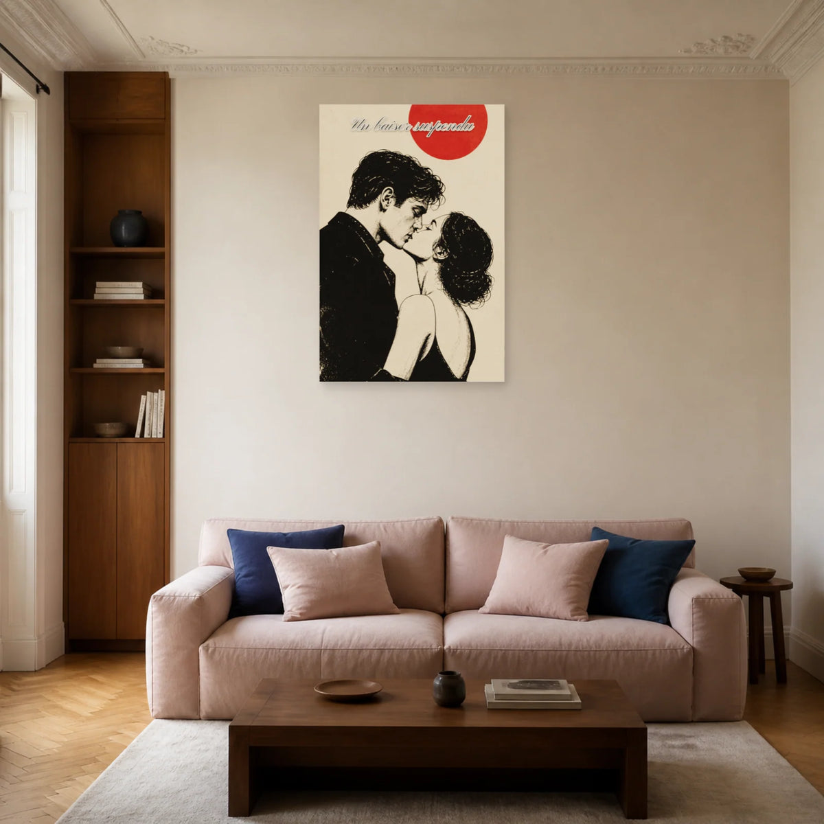 Affiche Un baiser suspendu - Couple en noir et blanc dans un salon - Art Virtuoso