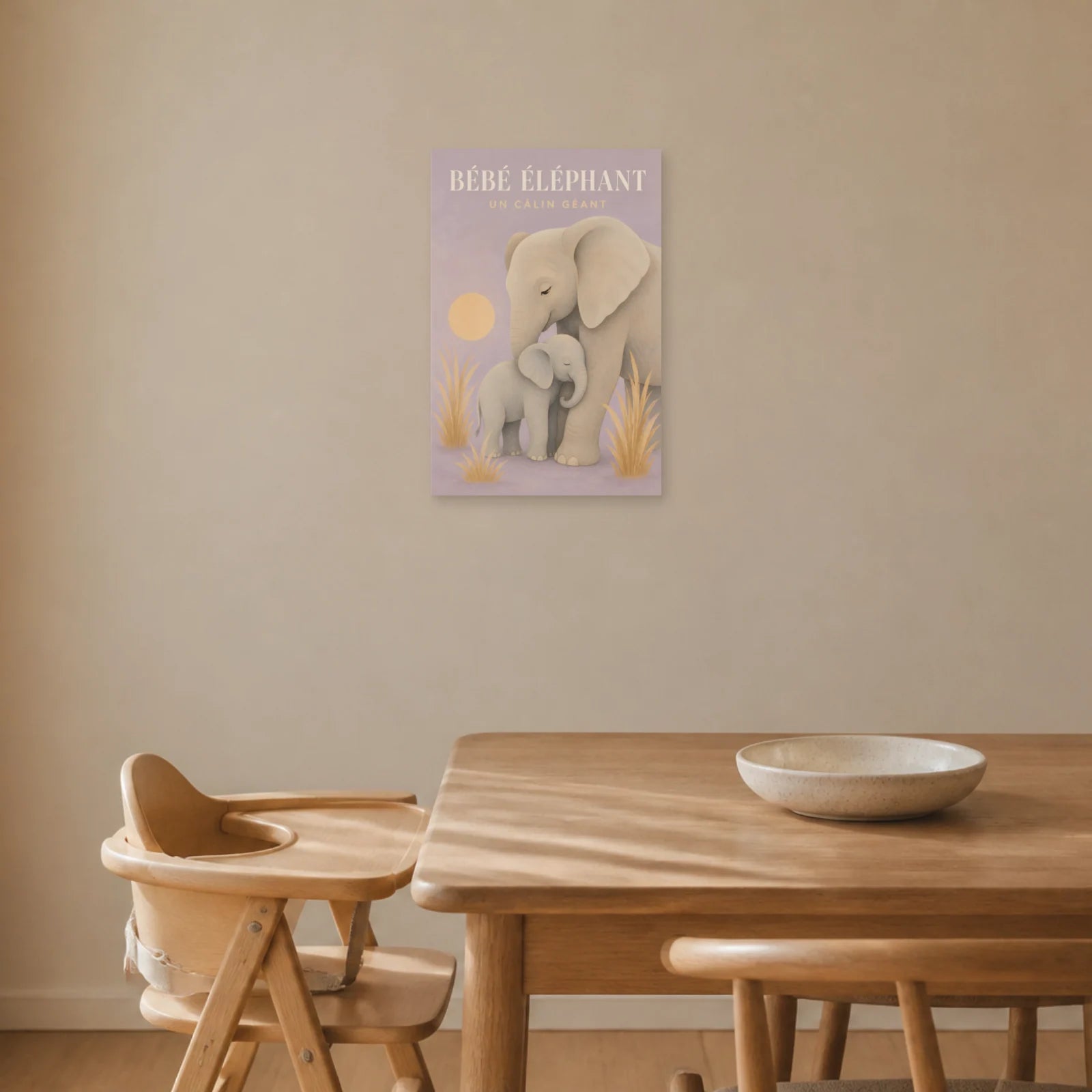 Affiche Bébé Éléphant – Un Câlin Géant dans une salle à manger - Art Virtuoso