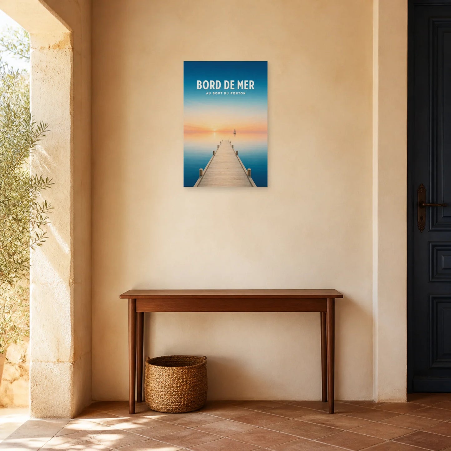 Affiche Bord de Mer – Au Bout du Ponton dans une entrée ou un couloir - Art Virtuoso