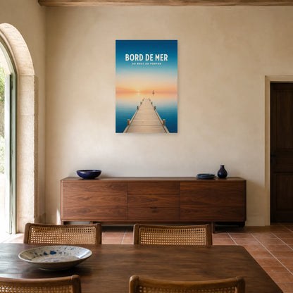 Affiche Bord de Mer – Au Bout du Ponton dans une salle à manger - Art Virtuoso
