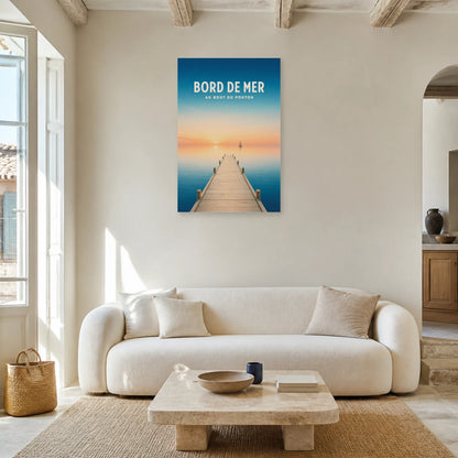 Affiche Bord de Mer – Au Bout du Ponton dans un salon - Art Virtuoso