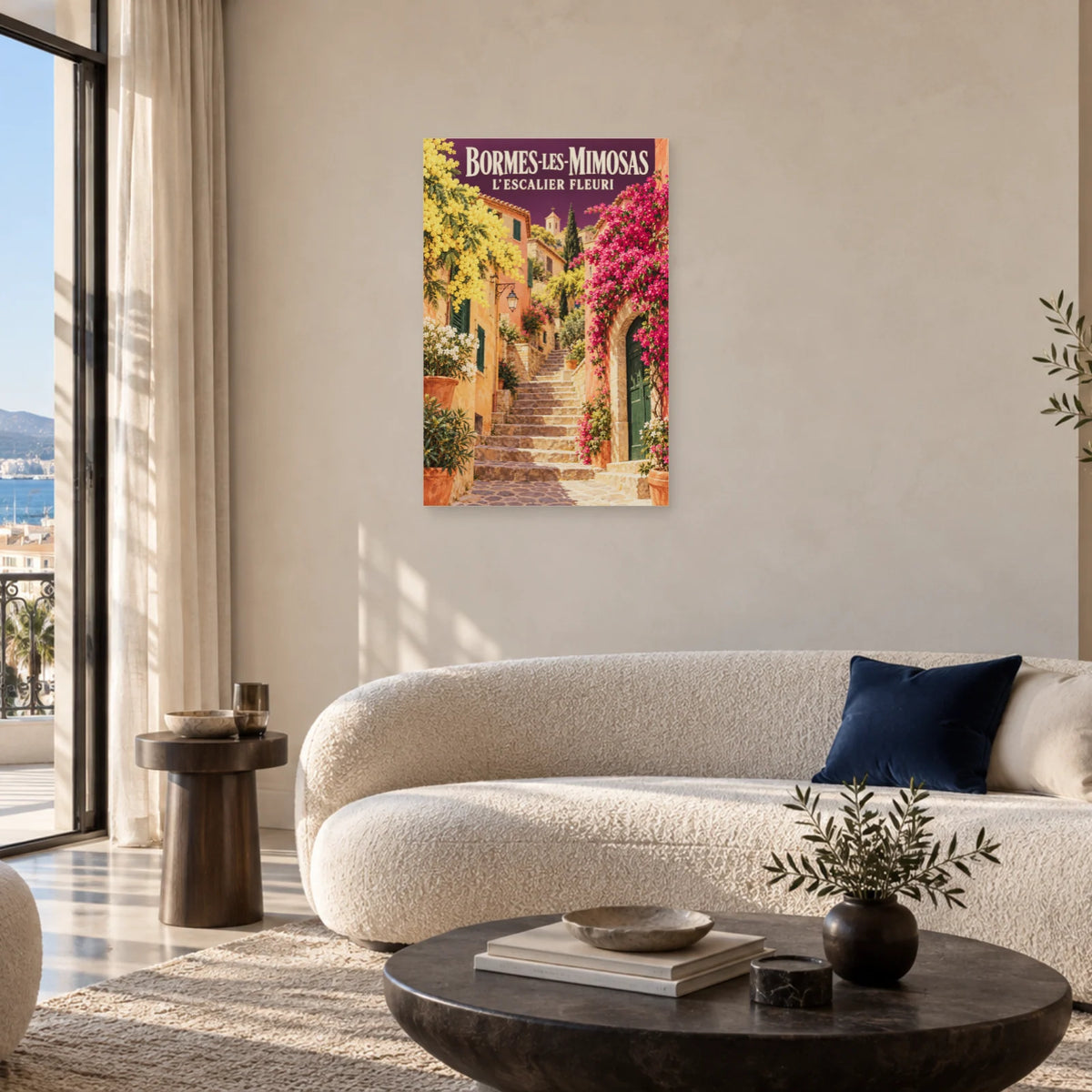 Affiche Bormes-les-Mimosas - L'escalier fleuri dans un salon - Art Virtuoso