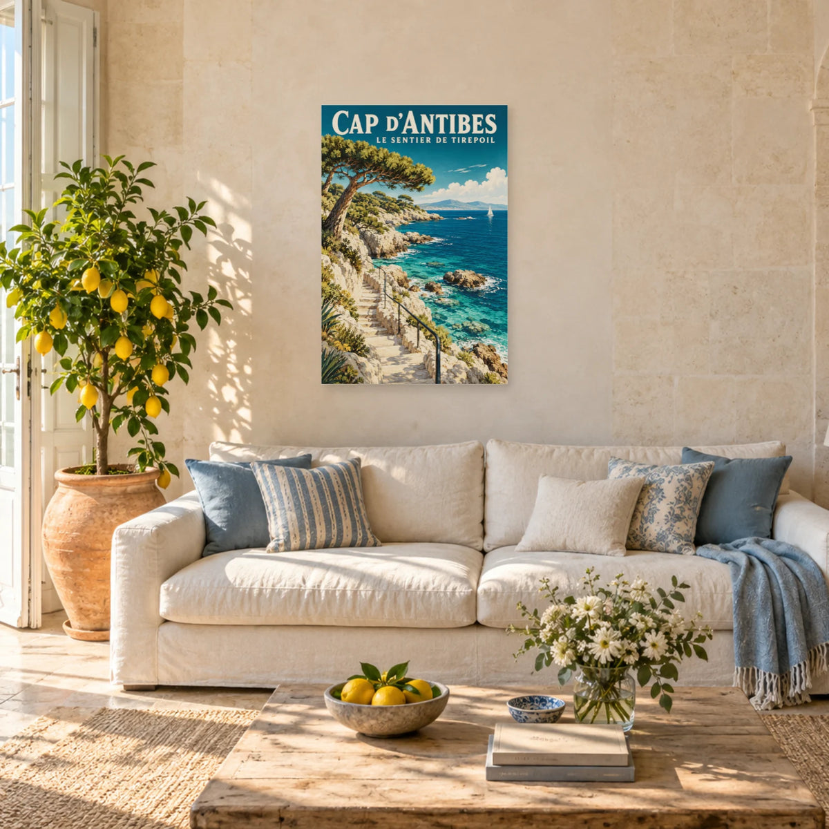 Affiche Cap d'Antibes - Sentier de Tirepoil dans un salon - Art Virtuoso