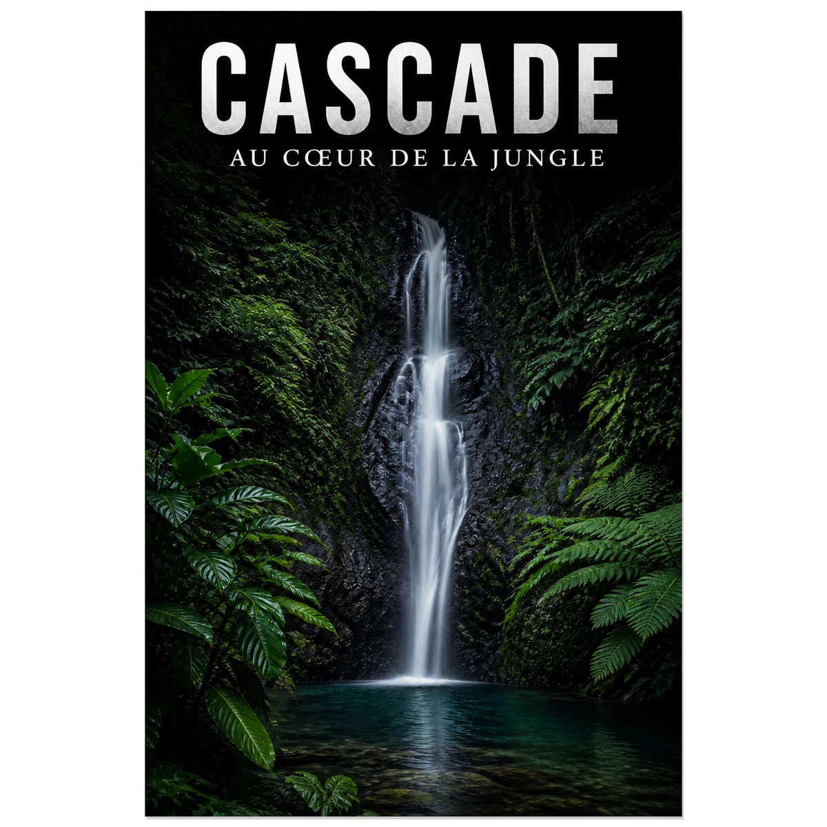 Affiche Cascade – Au cœur de la jungle, photographie de paysage tropical sombre à cascade centrale verticale, format 30 × 45 cm
