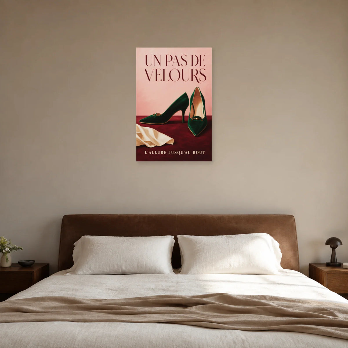 Affiche Chaussures de femme, un pas de velours dans une chambre - Art Virtuoso