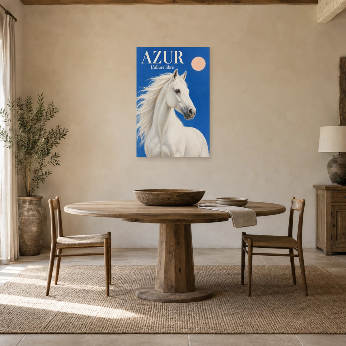 Affiche Cheval blanc - Azur dans une salle à manger - Art Virtuoso