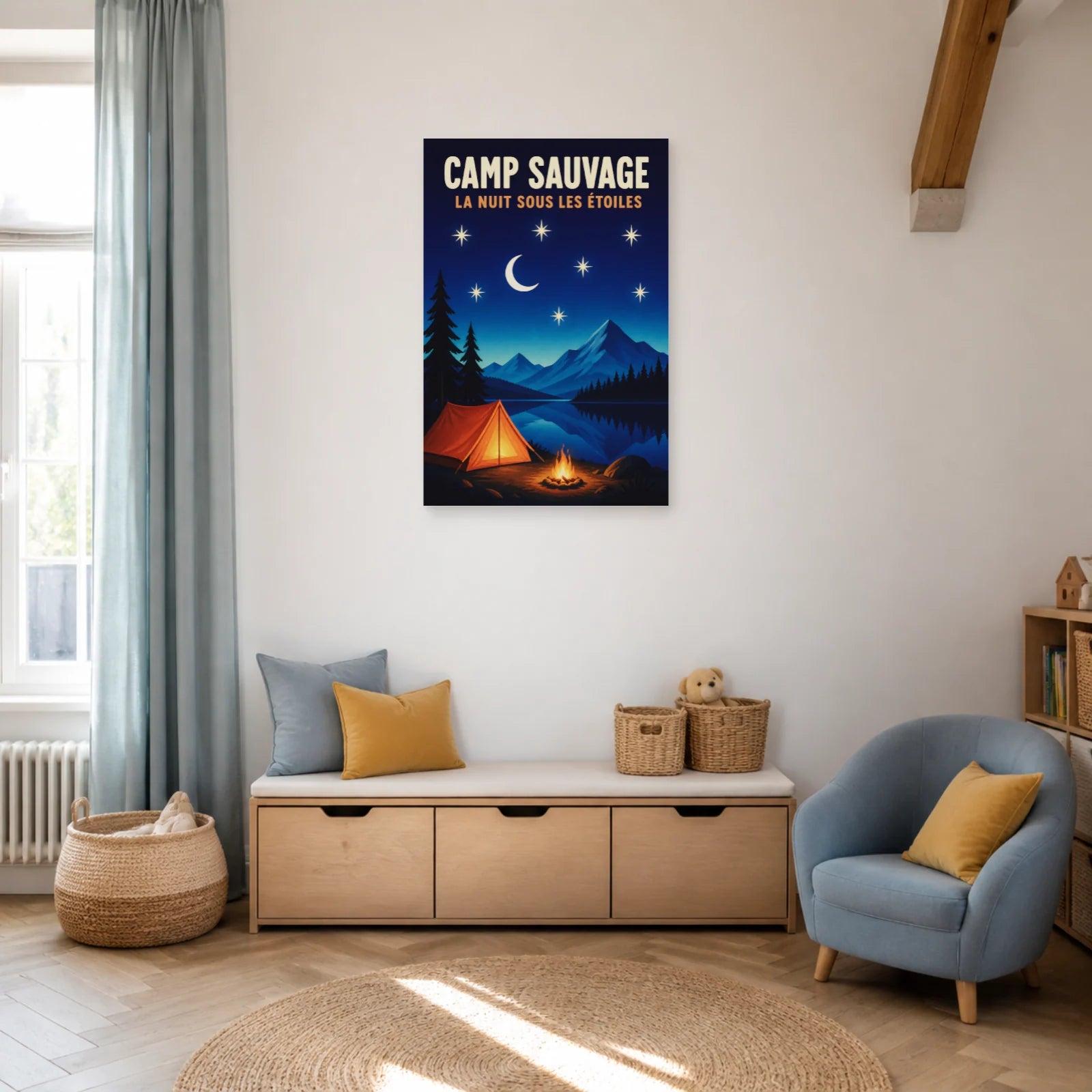 Affiche Camp Sauvage – La Nuit sous les Étoiles dans un salon - Art Virtuoso