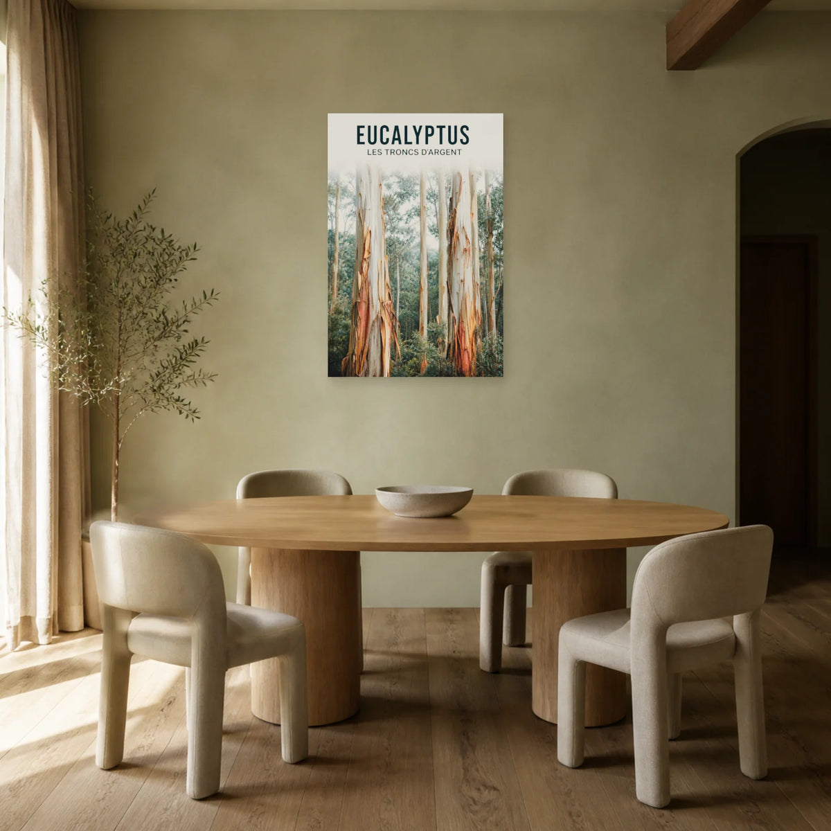 Affiche Eucalyptus – Les troncs d’argent dans une salle à manger - Art Virtuoso