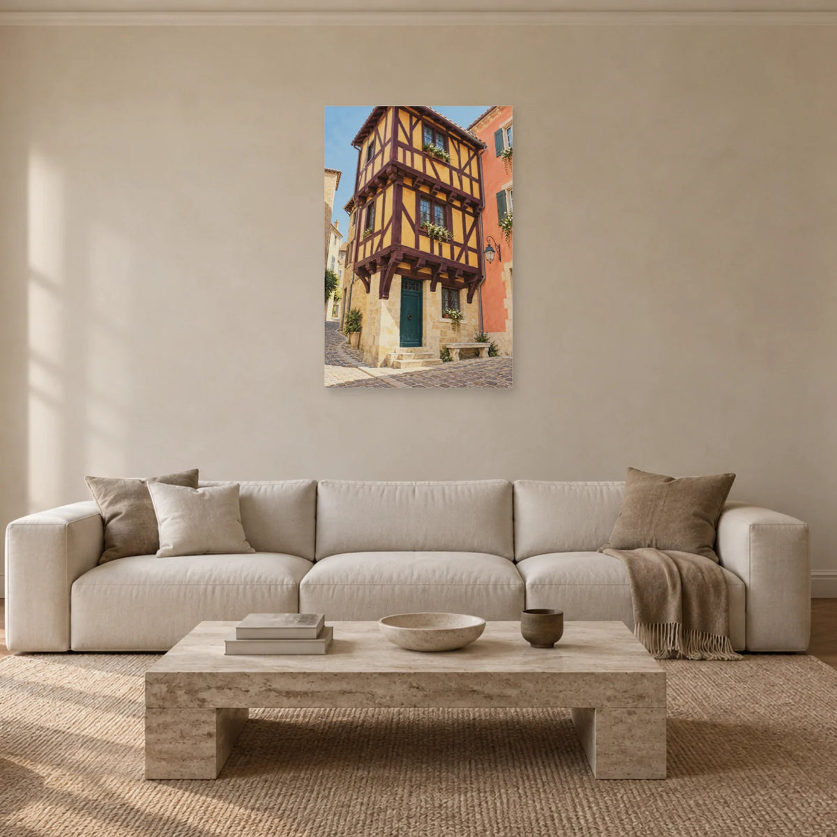 Affiche façade à colombages ocre dans un salon - Art Virtuoso