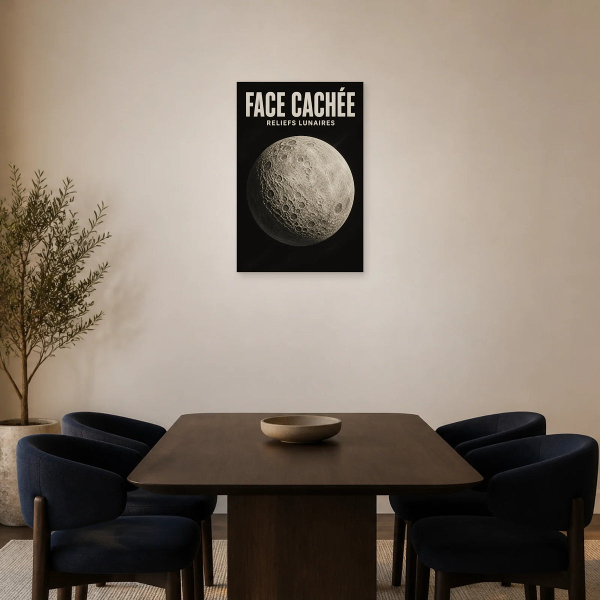 Affiche Face Cachée – Reliefs Lunaires dans une salle à manger - Art Virtuoso