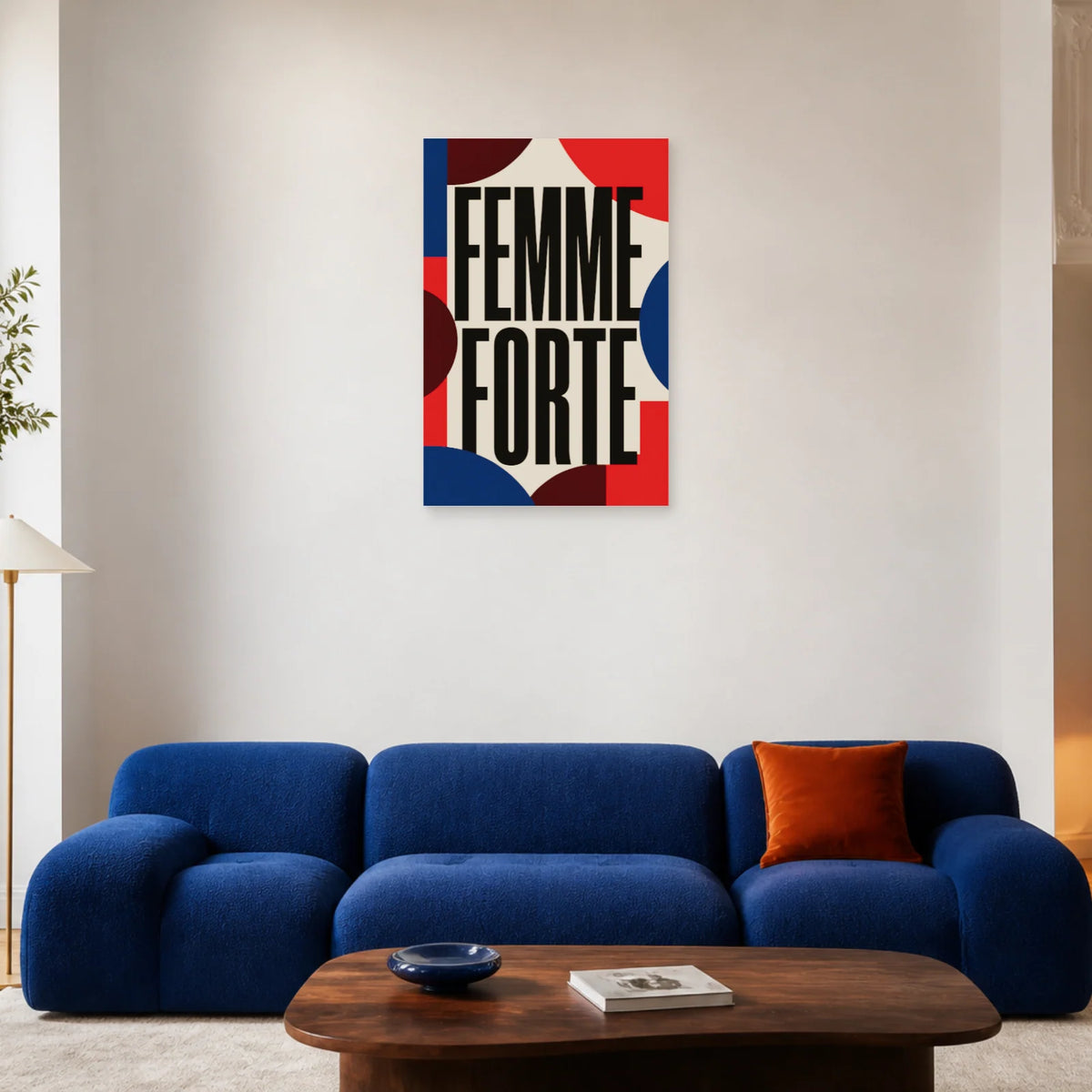 Affiche Femme forte – Géométrie affirmée dans un salon - Art Virtuoso