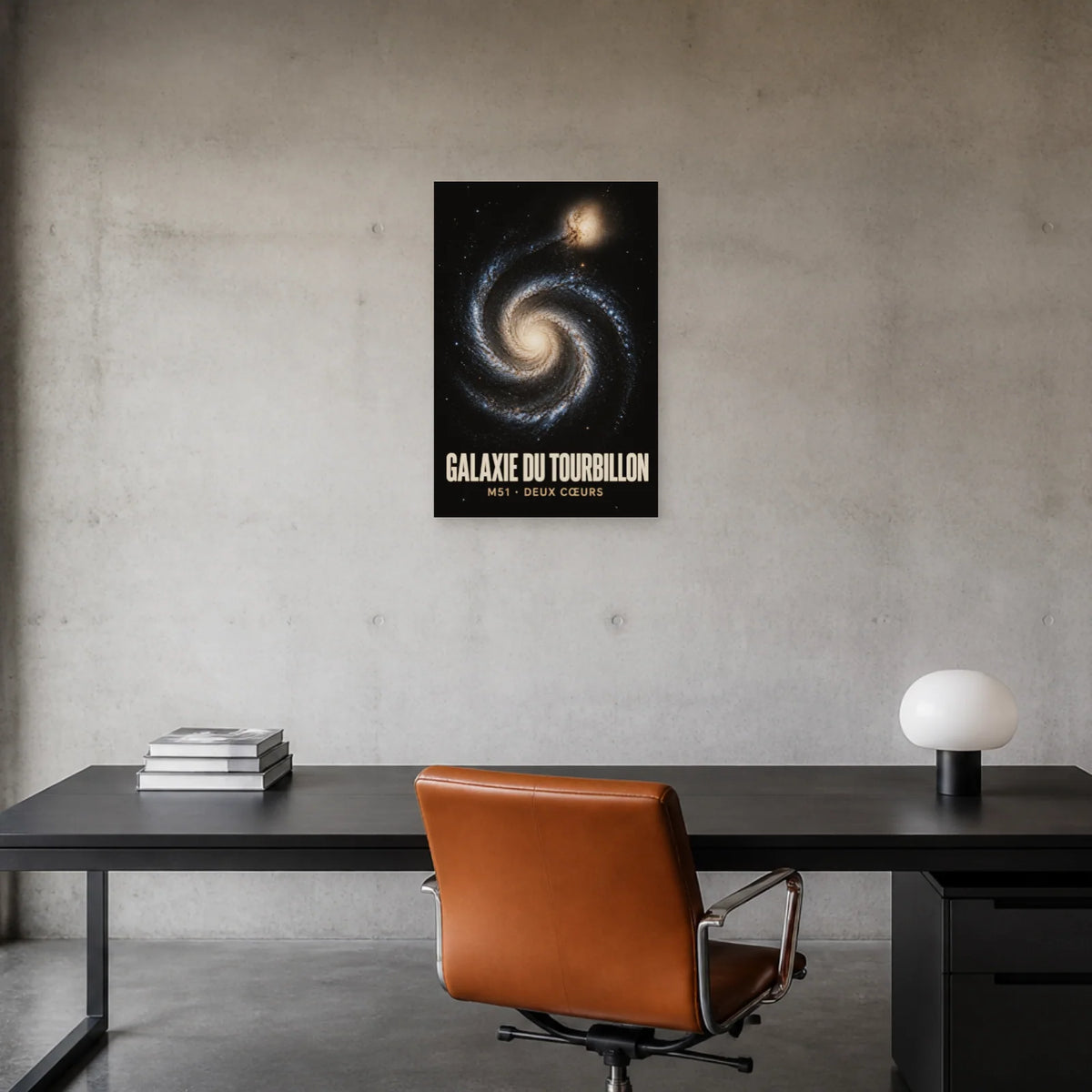 Affiche Galaxie du Tourbillon – M51 dans un bureau - Art Virtuoso