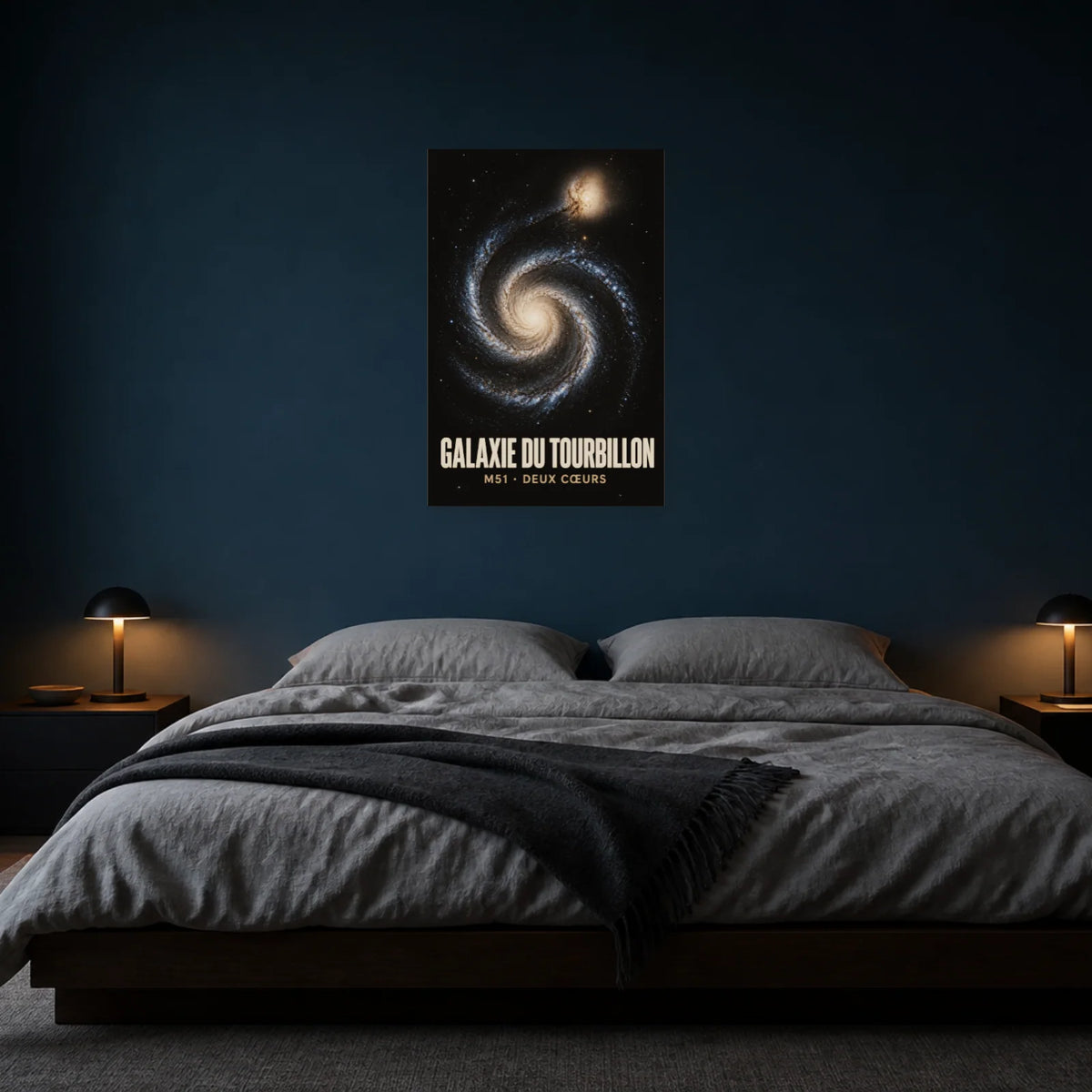 Affiche Galaxie du Tourbillon – M51 dans une chambre - Art Virtuoso