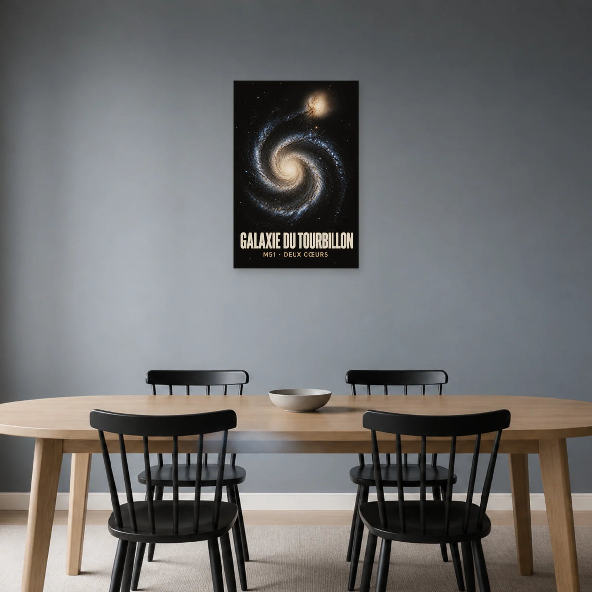 Affiche Galaxie du Tourbillon – M51 dans une salle à manger - Art Virtuoso