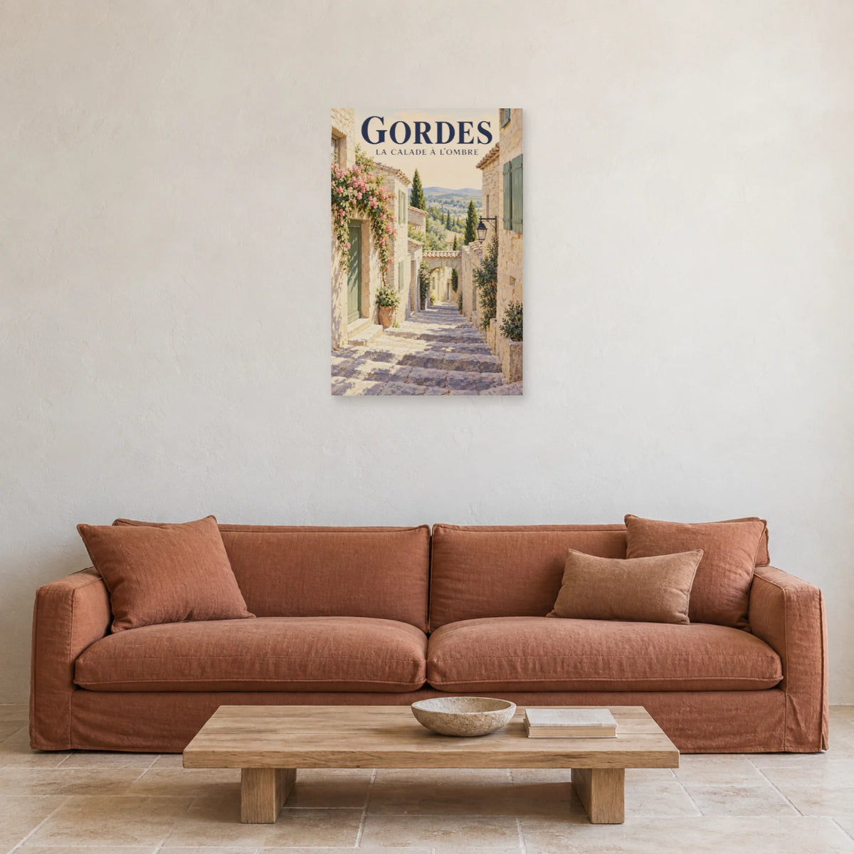 Affiche Gordes Calade à l'ombre dans un salon - Art Virtuoso