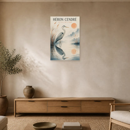 Affiche Héron Cendré – Au Fil de l’Eau dans un salon - Art Virtuoso