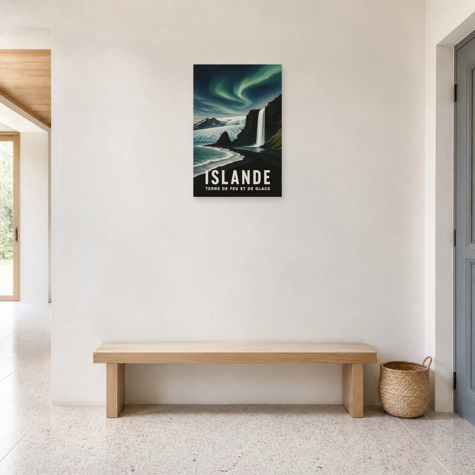 Affiche Islande – Terre de Feu et de Glace dans une entrée ou un couloir - Art Virtuoso