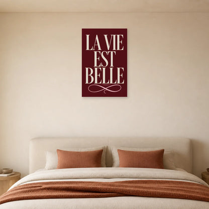Affiche La vie est belle – Élégance française dans une chambre - Art Virtuoso
