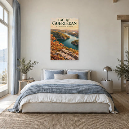 Affiche Lac de Guerlédan – Méandres boisés dans une chambre - Art Virtuoso