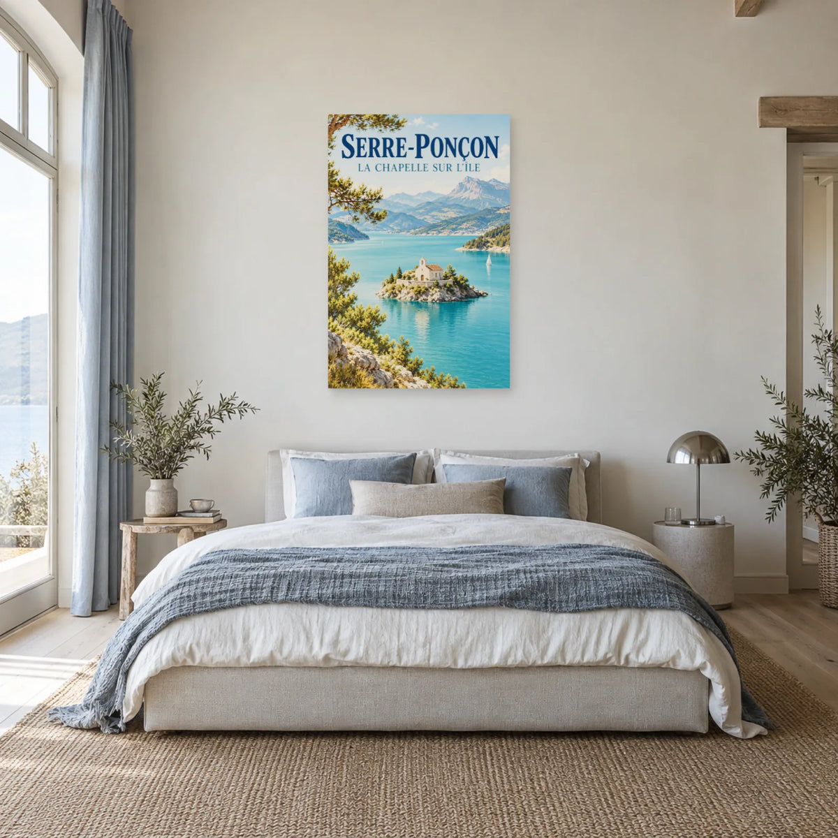 Affiche Serre-Ponçon – La chapelle sur l’île dans une chambre - Art Virtuoso