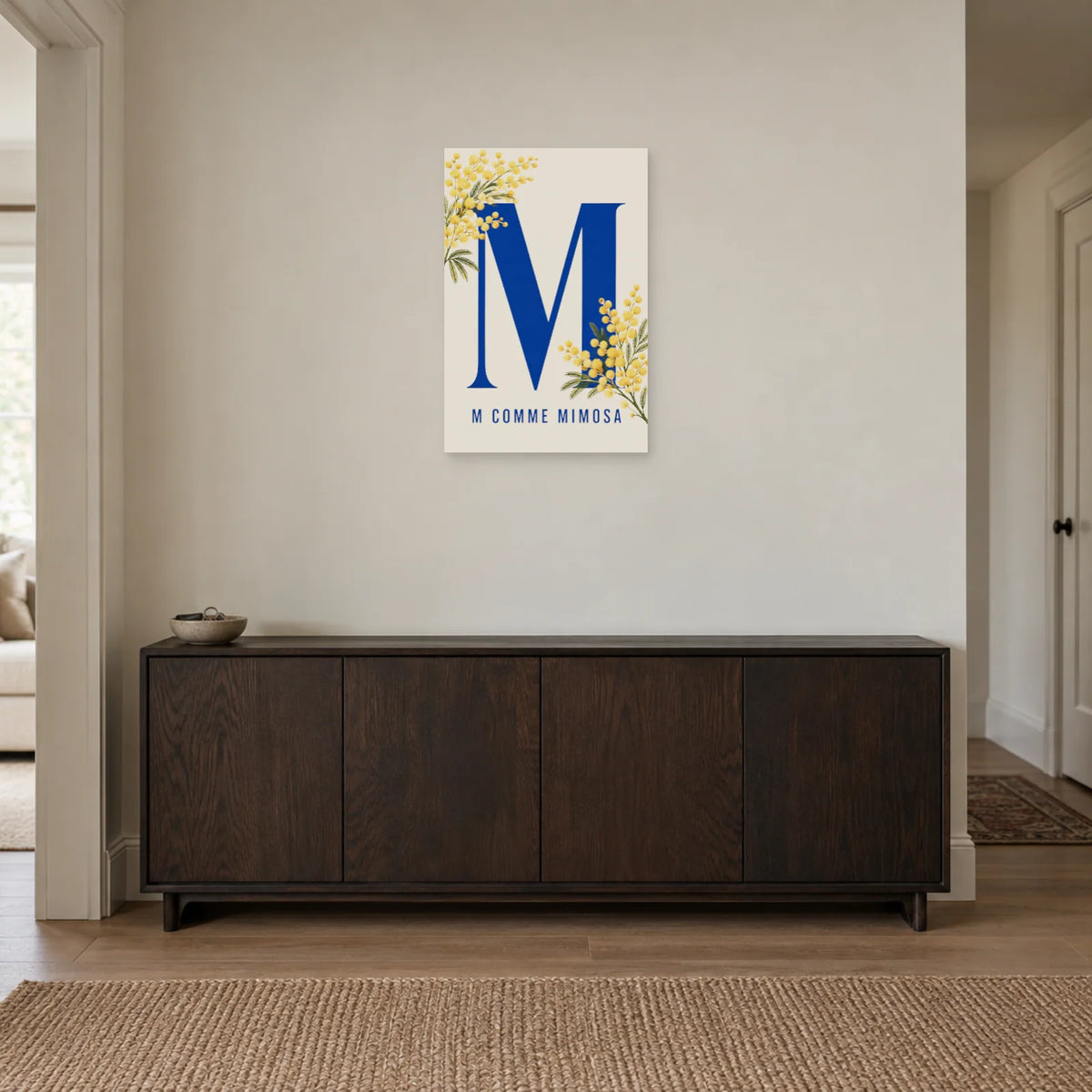 Affiche Lettre M, mimosa solaire dans une entrée ou un couloir - Art Virtuoso