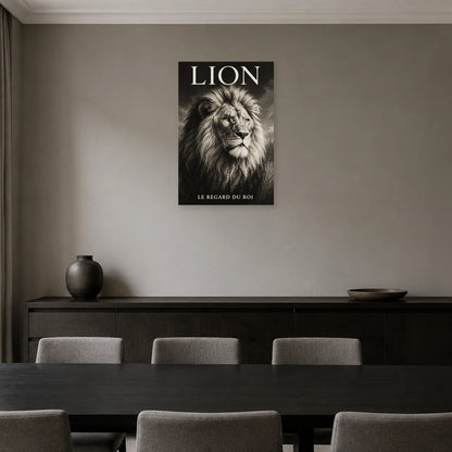 Affiche Lion noir et blanc, le regard du roi dans une salle à manger - Art Virtuoso