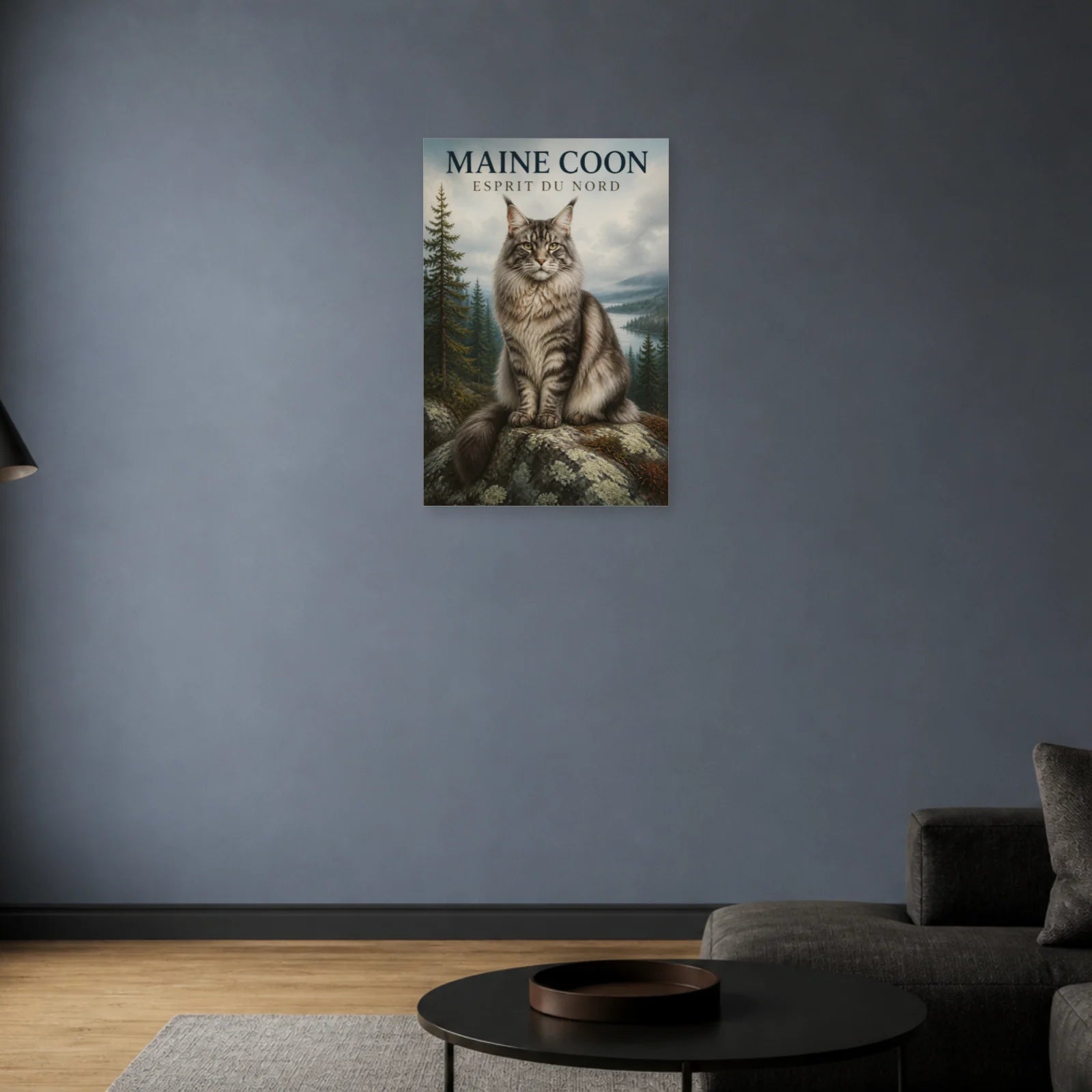 Affiche Maine Coon – Esprit du Nord dans un salon - Art Virtuoso