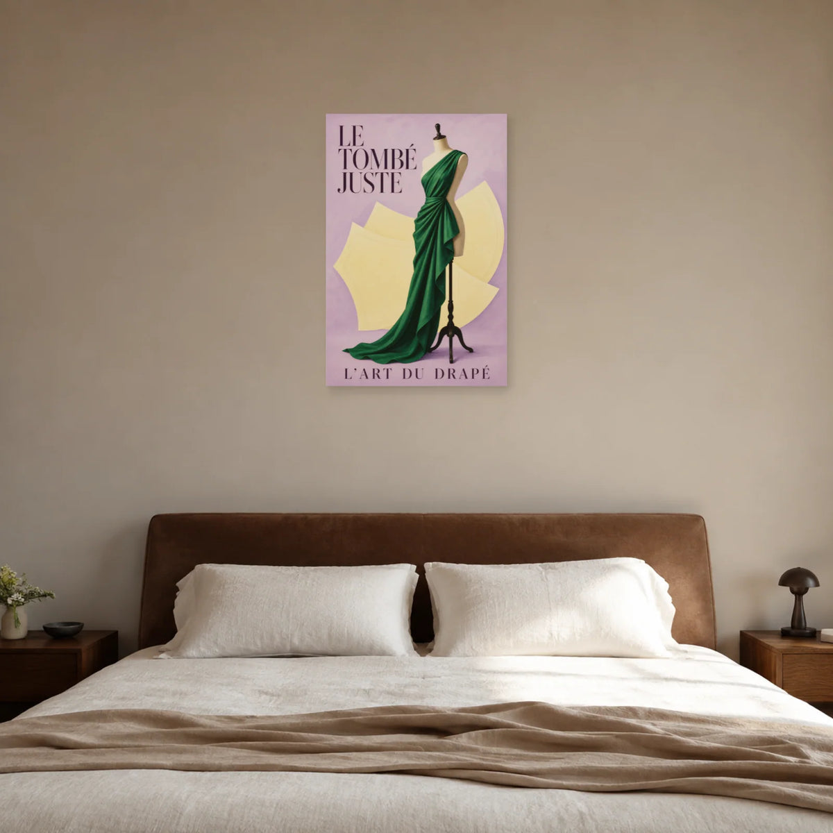 Affiche Mannequin de couture, le tombé juste dans une chambre - Art Virtuoso