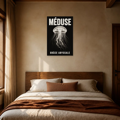Affiche Méduse – Grâce Abyssale dans une chambre - Art Virtuoso