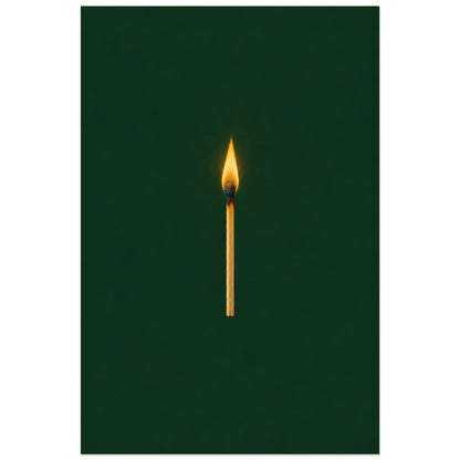 Affiche minimaliste - Allumette et flamme, nature morte minimaliste / illustration réaliste verticale, format 40 × 60 cm